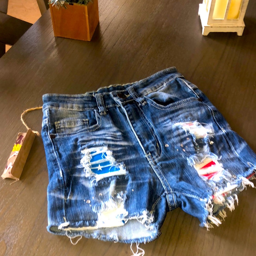 Machine 🩷 Distressed Denim Shorts with Star and Stripe Accents Sz 26